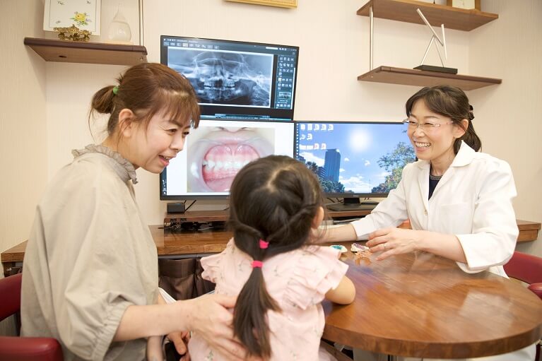 子供の矯正治療の無料相談を受け付けています