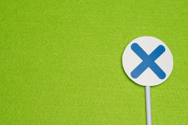 総入れ歯のデメリットのイメージ