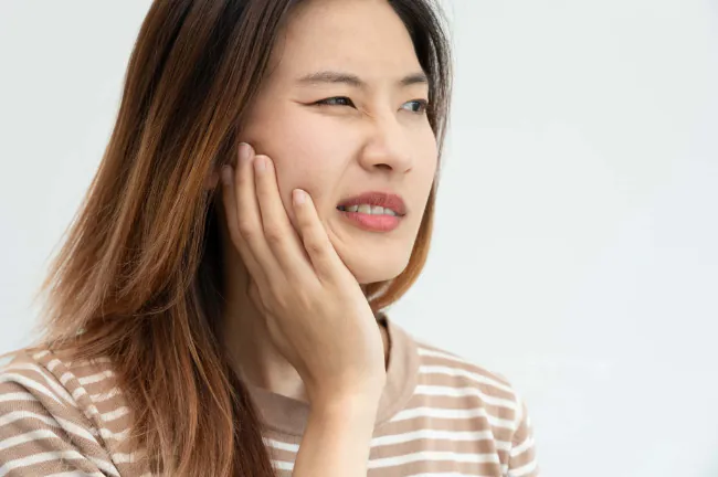 二次カリエスになって痛い女性